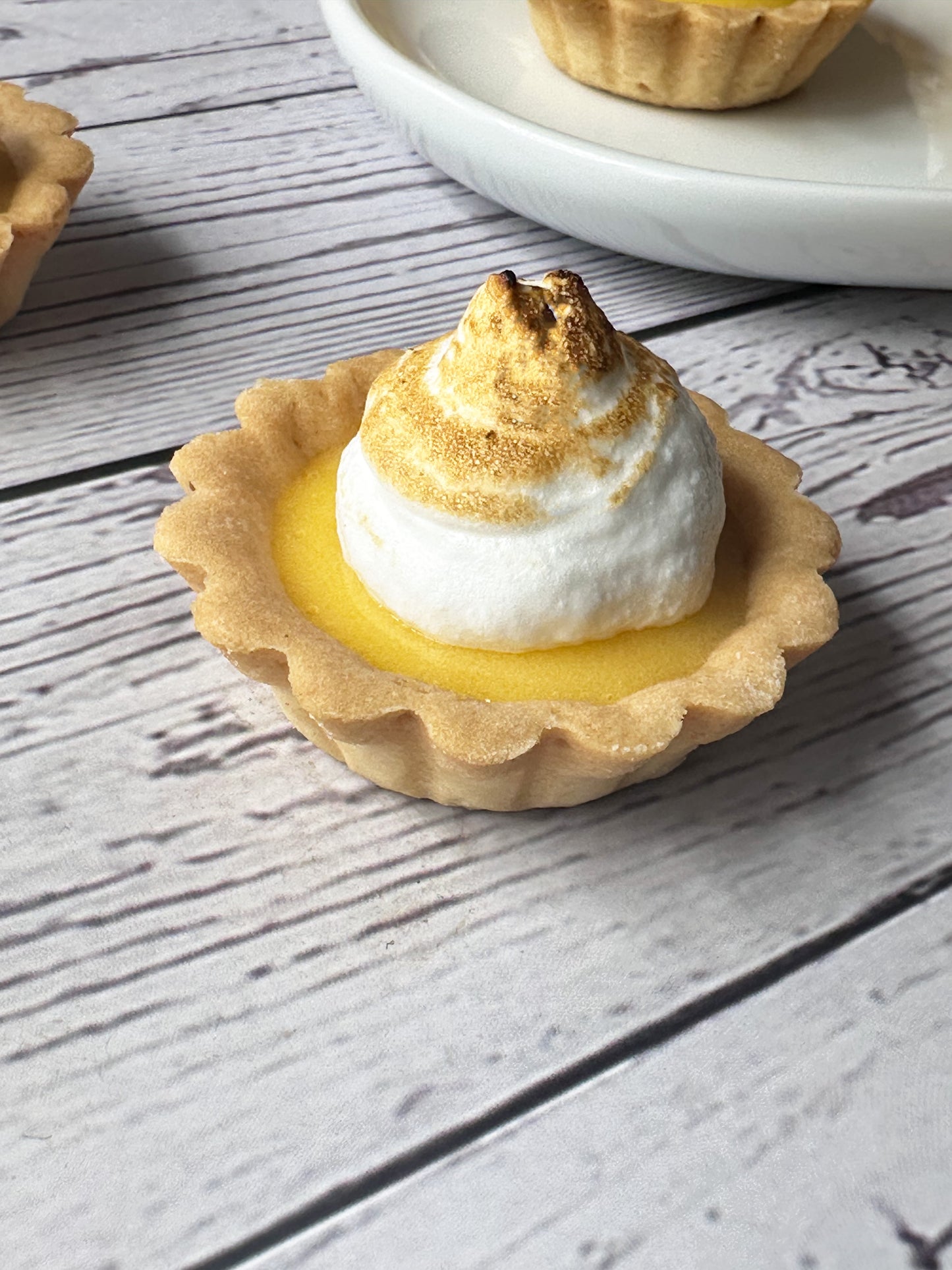 20 x Mini Lemon Merengue Tarts